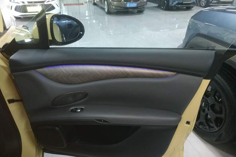 Used IM LS6 2025 Long-Range Lingxi Intelligent Driving Edition Right Front Door Interior