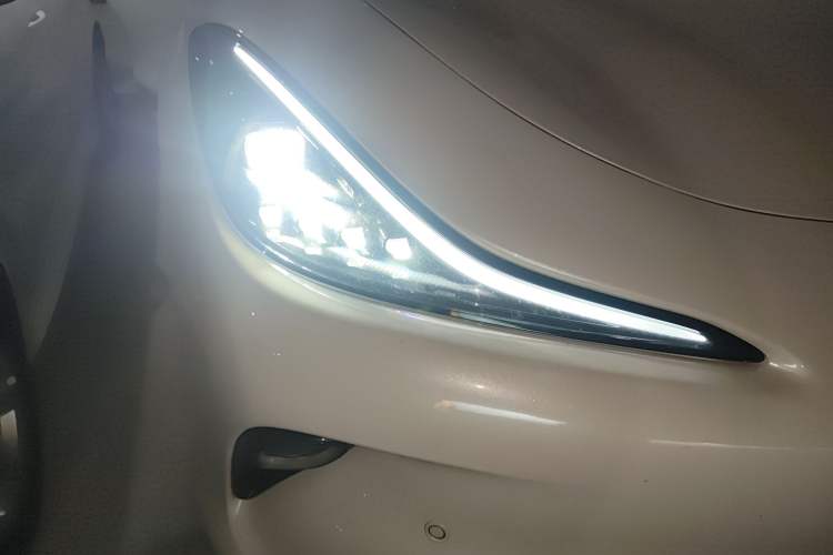 Used IM LS6 2025 Lingxi Intelligent Driving Edition Right Front Headlight