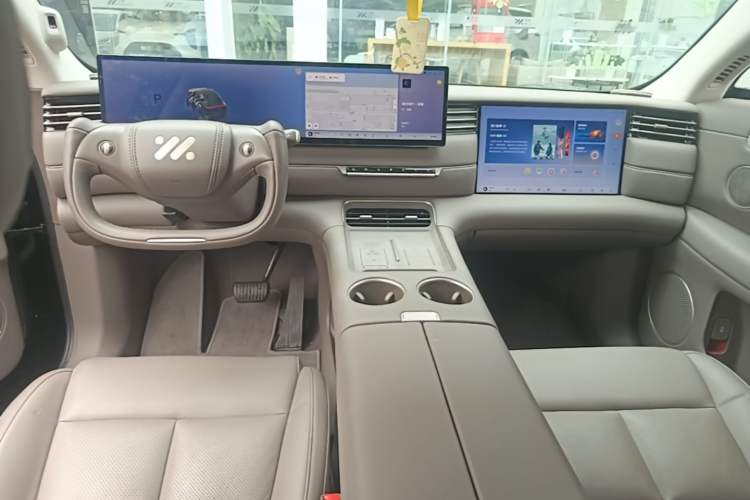 Used IM LS6 2026 Model Range-Extending 66 Max+ Center Console