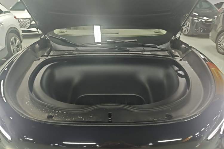 Used IM LS6 2026 Model Pure Electric Max Engine Bay