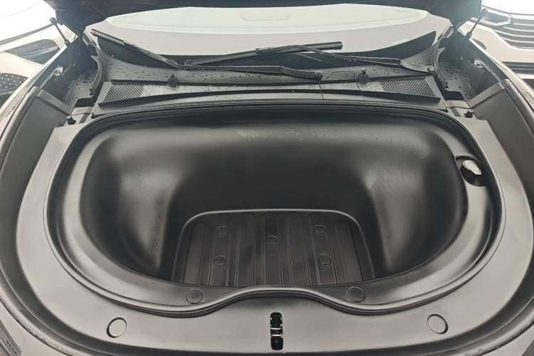 Used IM LS6 2026 Model Pure Electric Max Engine Bay