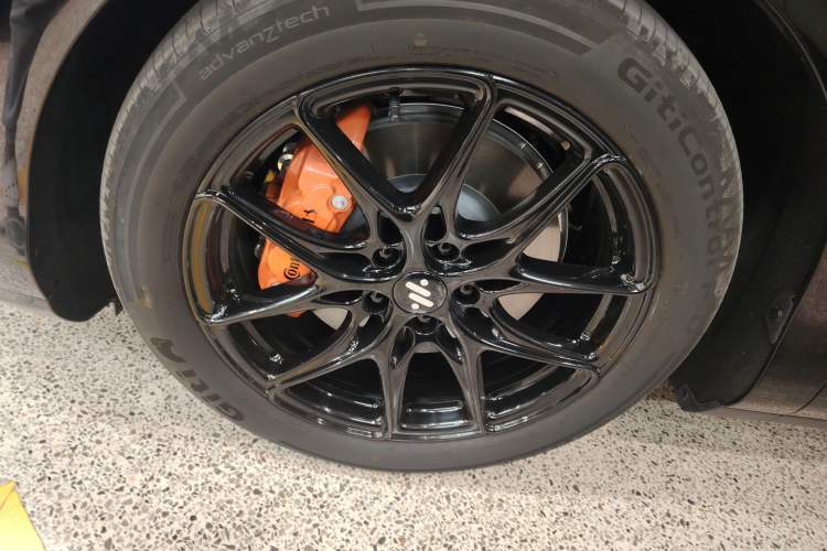 Used IM LS6 2026 Model Range-Extending 66 Max+ Exterior 2