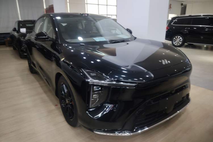 Used IM LS6 2026 Model Range-Extending 66 Max+ Exterior 2