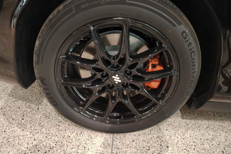 Used IM LS6 2026 Model Range-Extending 66 Max+ Exterior 3