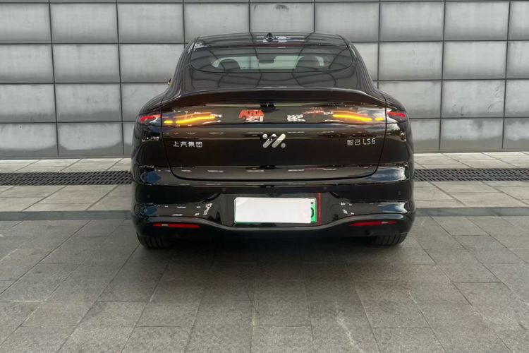Used IM LS6 2026 Model Range-Extending 66 Max+ Exterior 9
