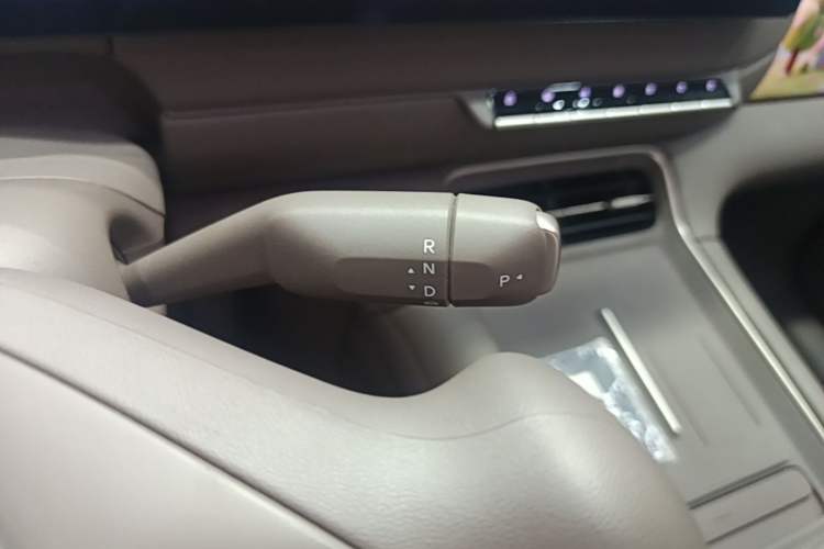 Used IM LS6 2026 Model Range-Extending 66 Max+ Gear Lever