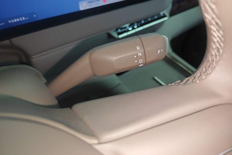 Used IM LS6 2026 Model Range-Extending 66 Max+ Gear Lever