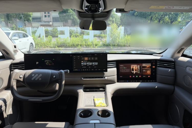 Used IM LS6 2026 Model Range-Extending 66 Max+ Interior 2