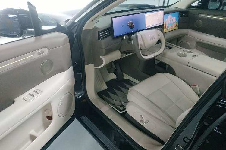 Used IM LS6 2026 Model Pure Electric Max Interior 3