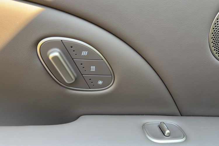 Used IM LS6 2026 Model Range-Extending 66 Max+ Interior 5