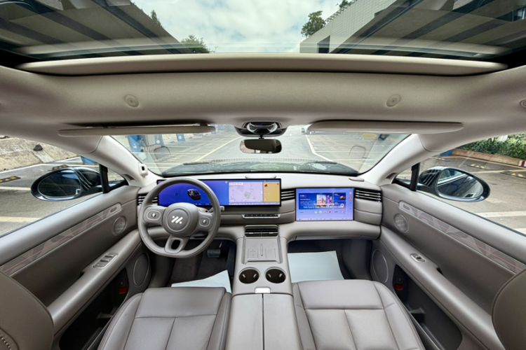 Used IM LS6 2026 Model Range-Extending 66 Max+ Interior 7