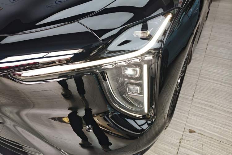 Used IM LS6 2026 Model Range-Extending 52 Max+ Left Front Headlight