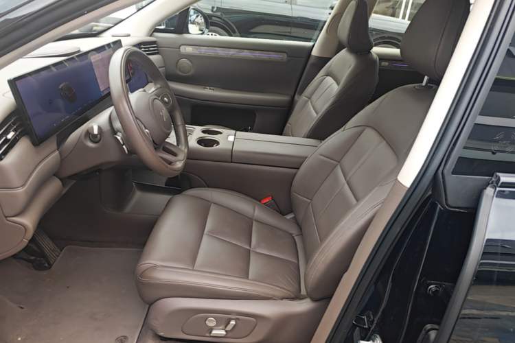 Used IM LS6 2026 Model Range-Extending 66 Max+ Left Front Seat