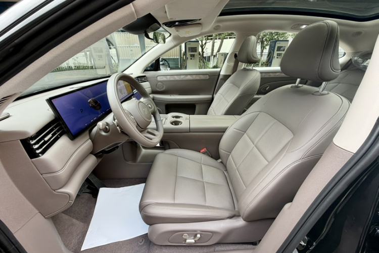 Used IM LS6 2026 Model Range-Extending 66 Max+ Left Front Seat