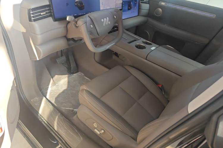 Used IM LS6 2026 Model Range-Extending 66 Max+ Left Front Seat