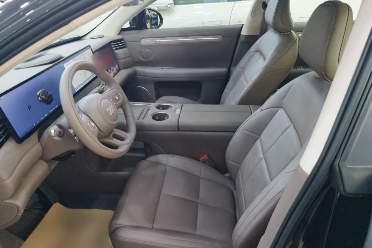 Used IM LS6 2026 Model Range-Extending 66 Max+ Left Front Seat