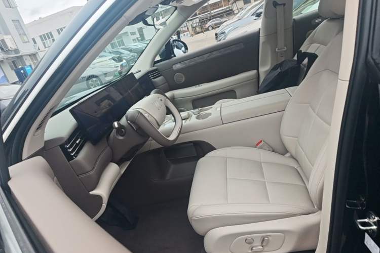 Used IM LS6 2026 Model Pure Electric Max Left Front Seat