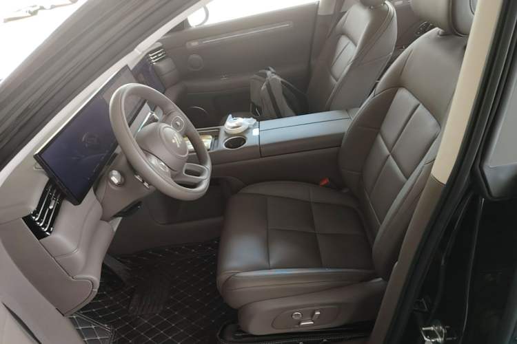 Used IM LS6 2026 Model Range-Extending 66 Max+ Left Front Seat