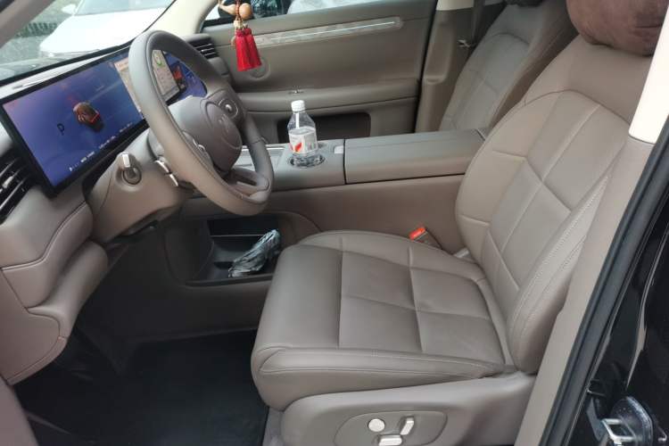 Used IM LS6 2026 Model Range-Extending 66 Max+ Left Front Seat