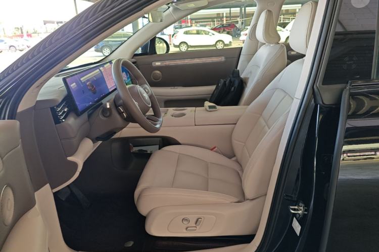 Used IM LS6 2026 Model Pure Electric Max+ Left Front Seat