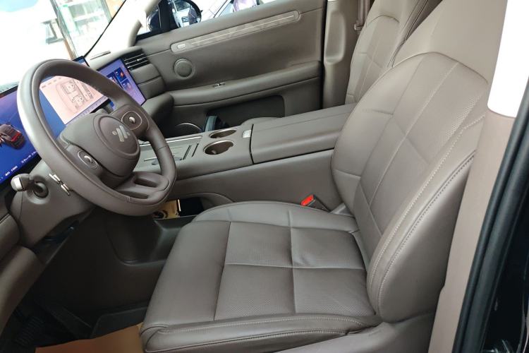 Used IM LS6 2026 Model Range-Extending 52 Max+ Left Front Seat