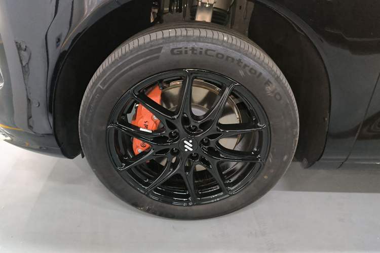 Used IM LS6 2026 Model Range-Extending 66 Max+ Left Front Wheel Hub