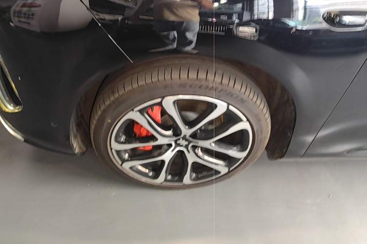 Used IM LS6 2026 Model Range-Extending 66 Max+ Left Front Wheel Hub