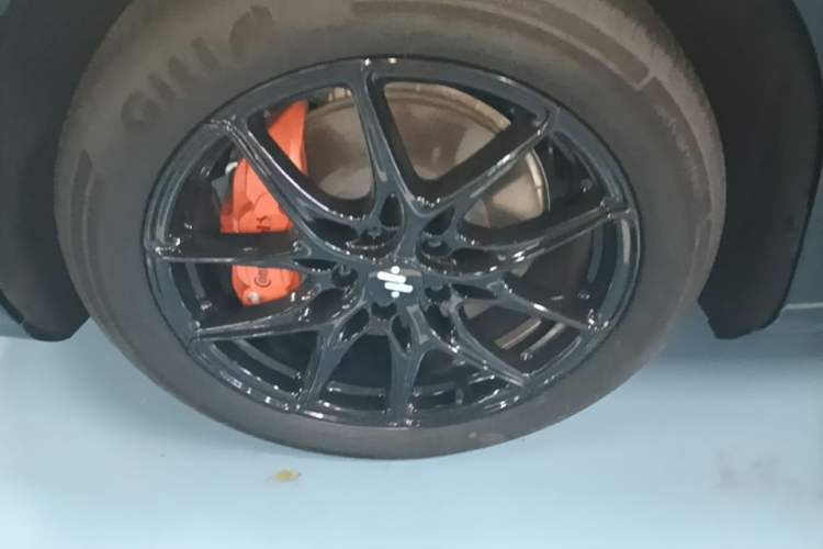 Used IM LS6 2026 Model Range-Extending 66 Max+ Left Front Wheel Hub