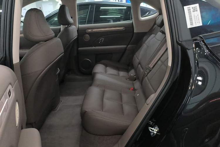 Used IM LS6 2026 Model Range-Extending 66 Max+ Left Rear Seat