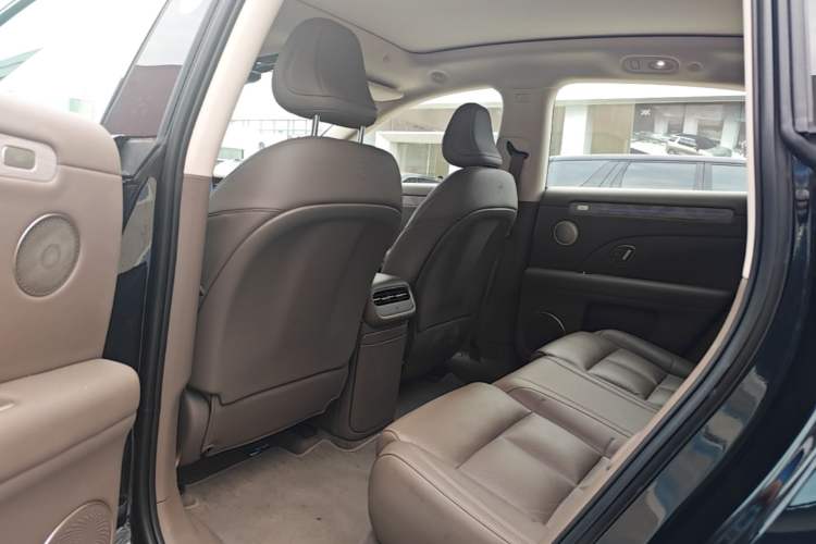 Used IM LS6 2026 Model Range-Extending 66 Max+ Left Rear Seat