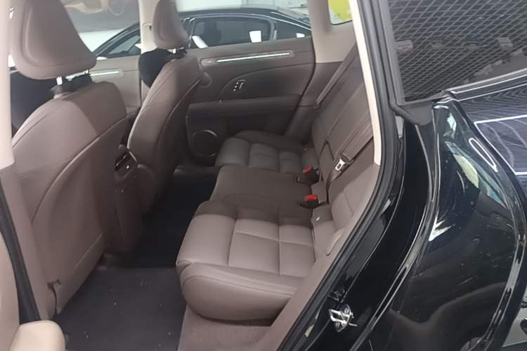 Used IM LS6 2026 Model Range-Extending 66 Max+ Left Rear Seat