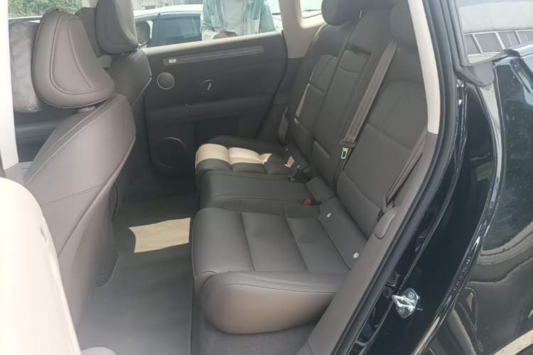 Used IM LS6 2026 Model Range-Extending 66 Max+ Left Rear Seat