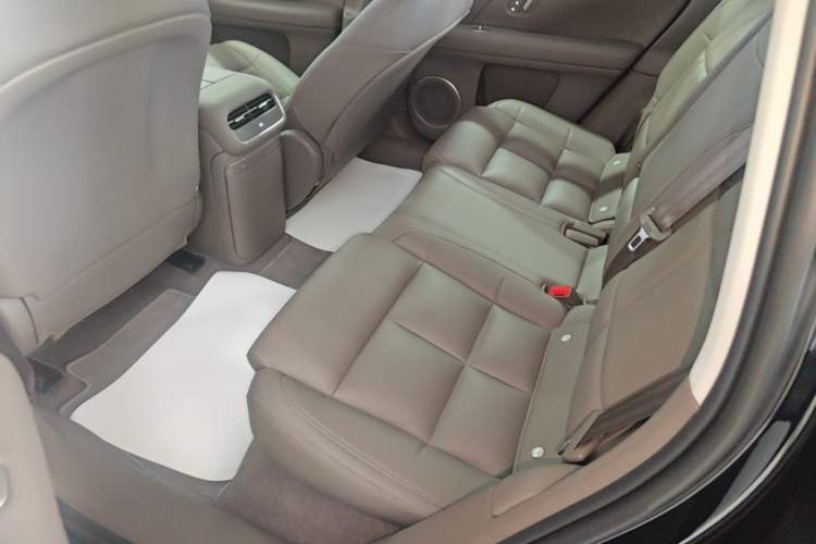 Used IM LS6 2026 Model Range-Extending 66 Max+ Left Rear Seat