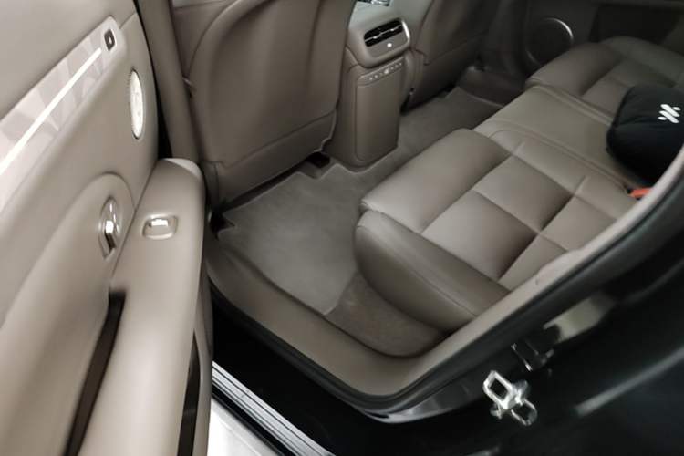 Used IM LS6 2026 Model Range-Extending 66 Max+ Left Rear Seat
