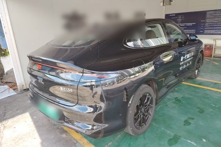 Used IM LS6 2026 Model Range-Extending 66 Max+ Rear Right 45 Deg
