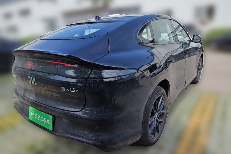 Used IM LS6 2026 Model Range-Extending 66 Max+ Rear Right 45 Deg