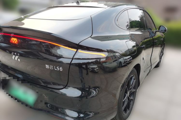 Used IM LS6 2026 Model Range-Extending 66 Max+ Rear Right 45 Deg