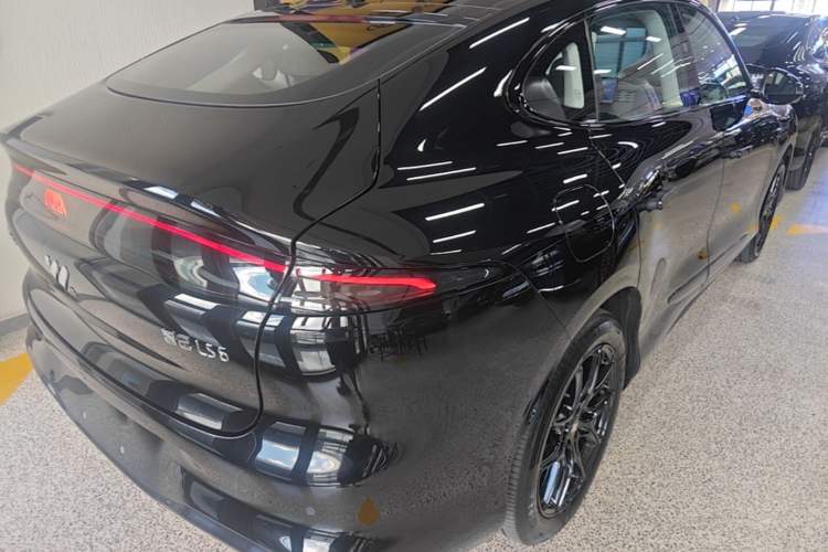 Used IM LS6 2026 Model Range-Extending 66 Max+ Rear Right 45 Deg