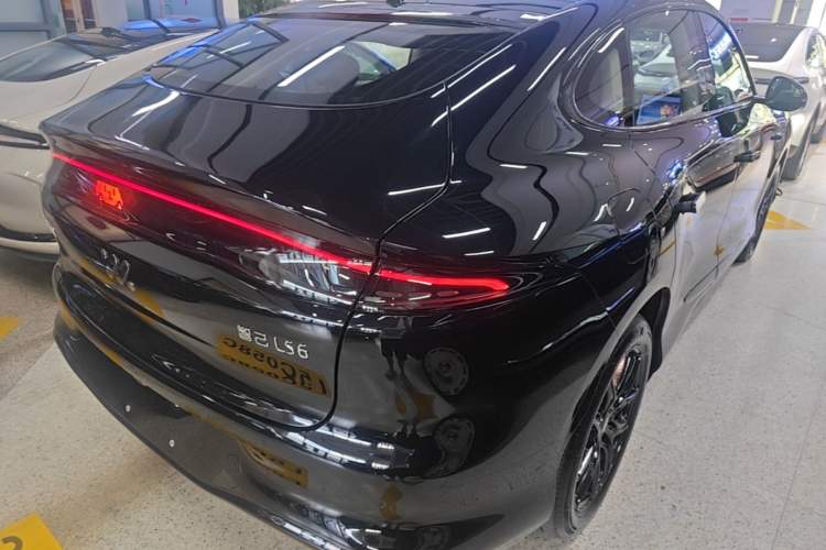 Used IM LS6 2026 Model Range-Extending 66 Max+ Rear Right 45 Deg