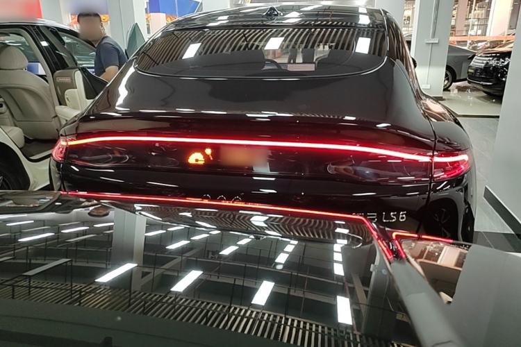 Used IM LS6 2026 Model Range-Extending 66 Max+ Rear