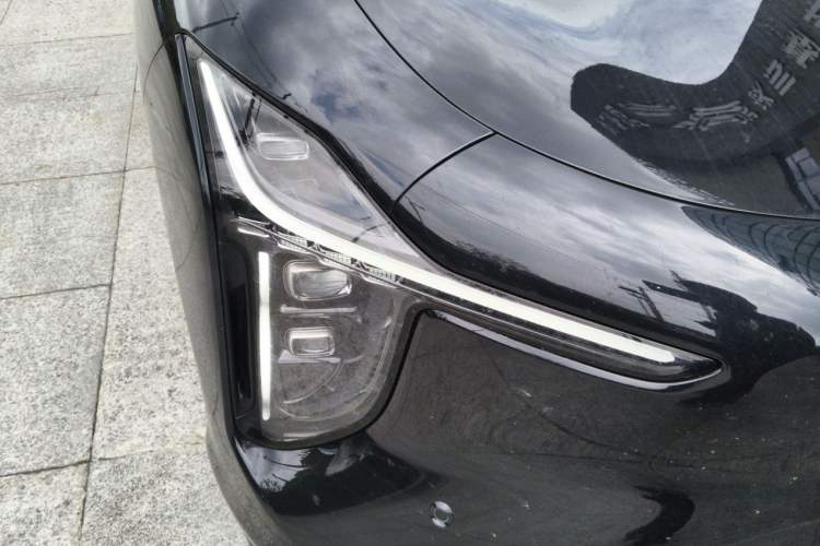 Used IM LS6 2026 Model Range-Extending 52 Max Right Front Headlight