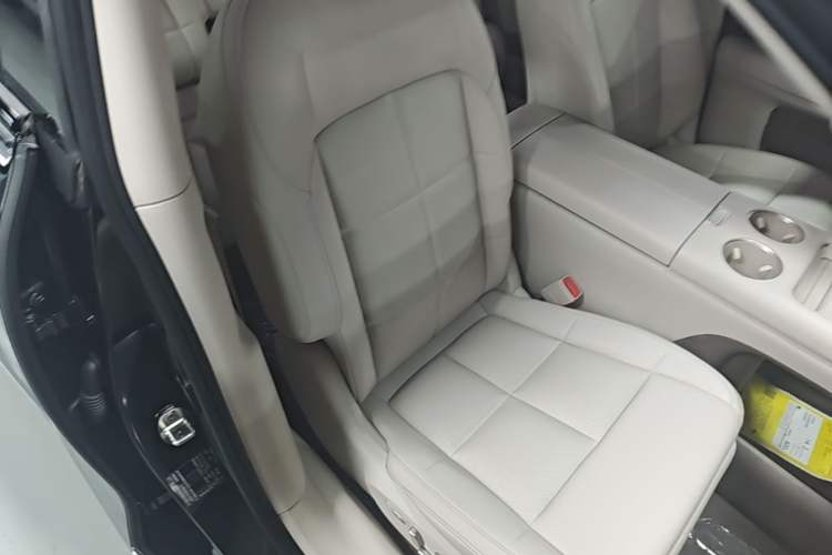 Used IM LS6 2026 Model Pure Electric Max Right Front Seat
