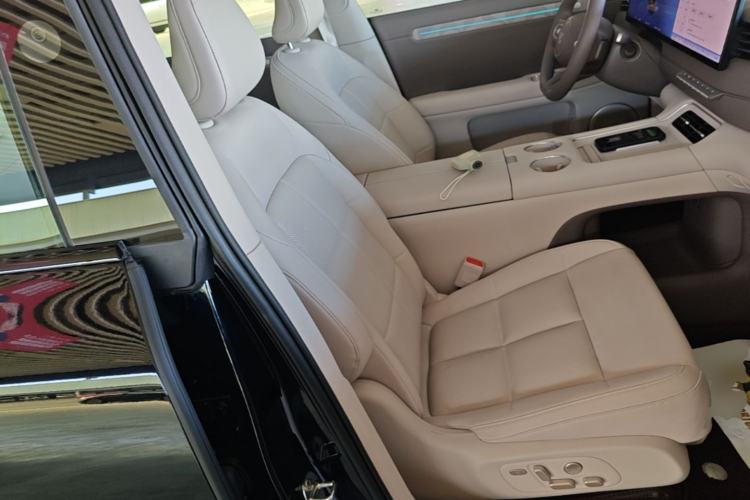 Used IM LS6 2026 Model Pure Electric Max+ Right Front Seat