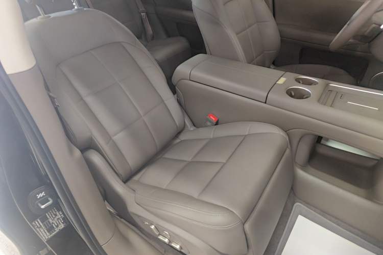 Used IM LS6 2026 Model Range-Extending 66 Max+ Right Front Seat