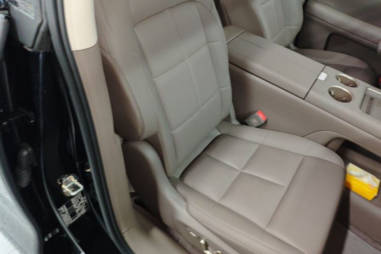 Used IM LS6 2026 Model Range-Extending 66 Max+ Right Front Seat