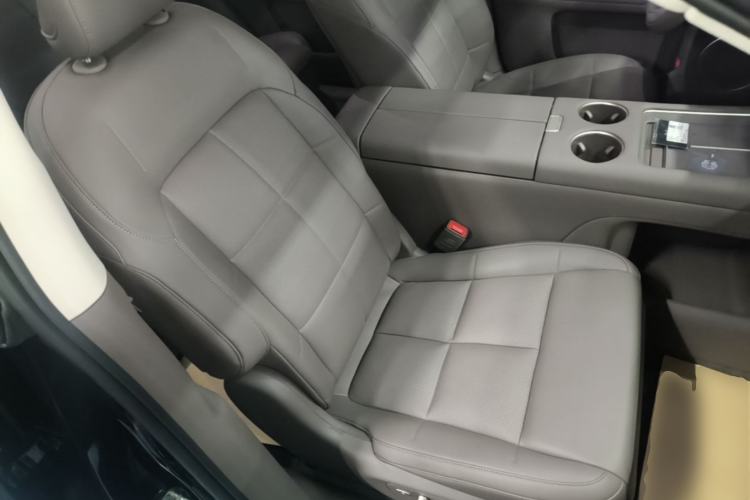 Used IM LS6 2026 Model Range-Extending 66 Max+ Right Front Seat