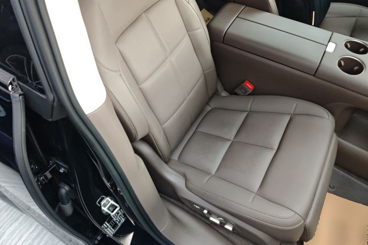 Used IM LS6 2026 Model Range-Extending 52 Max+ Right Front Seat
