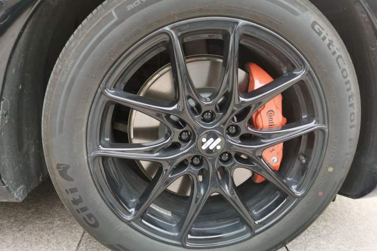 Used IM LS6 2026 Model Range-Extending 66 Max+ Right Front Wheel Hub