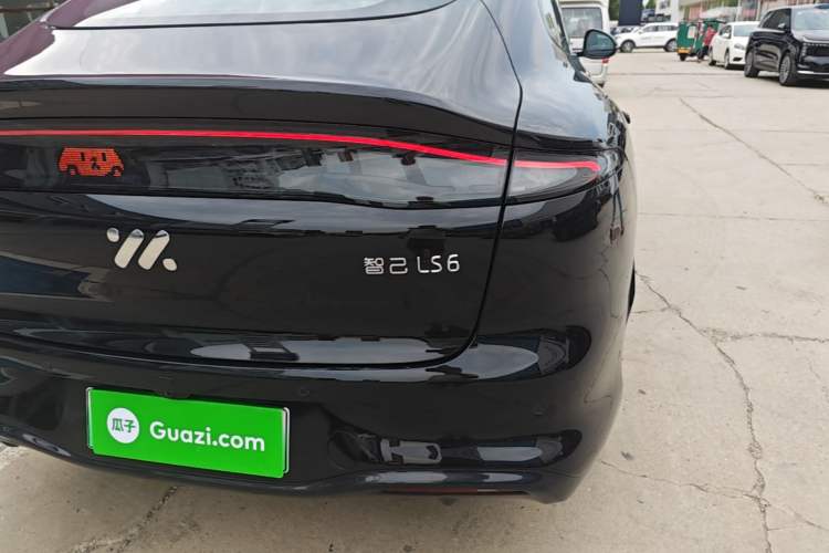 Used IM LS6 2026 Model Range-Extending 66 Max+ Right Rear Taillight