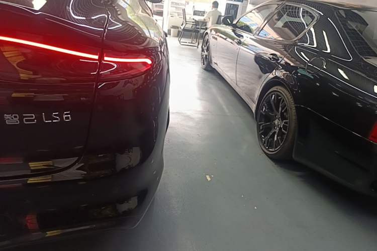 Used IM LS6 2026 Model Range-Extending 66 Max+ Right Rear Taillight